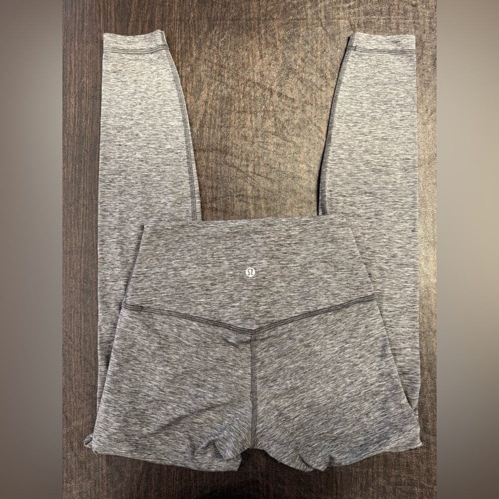 EUC Lululemon Heather Grey 28” Align Leggings, Sz6